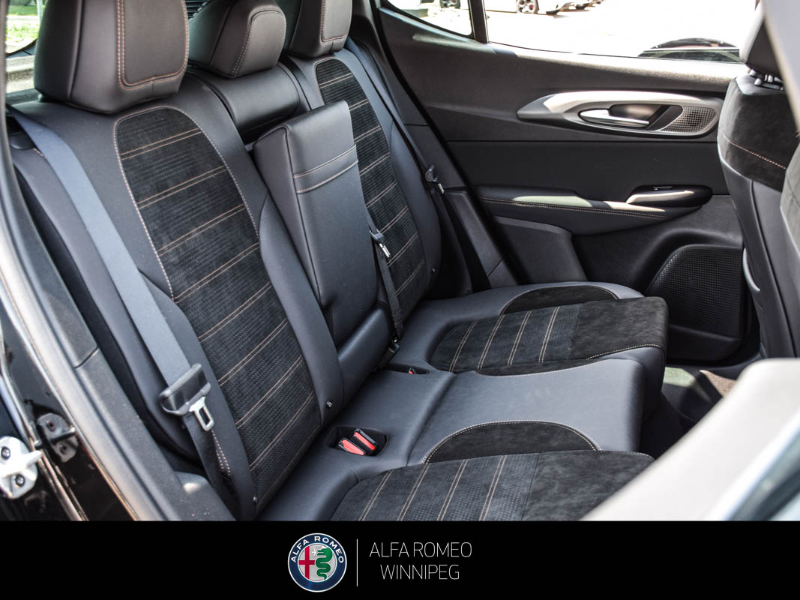 2025 ALFA ROMEO Tonale EAWD (PHEV) Intensa  at Alfa Romeo of Winnipeg Winnipeg Manitoba (Image 19/25)