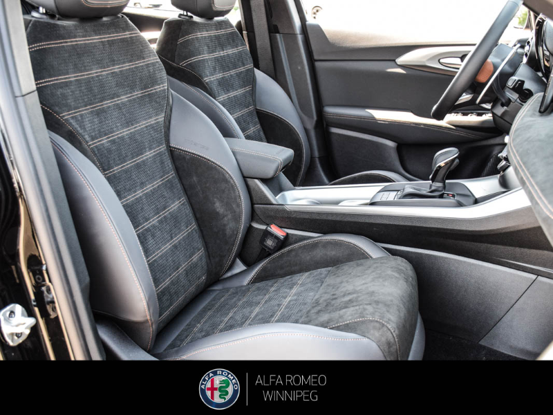 2025 ALFA ROMEO Tonale EAWD (PHEV) Intensa  at Alfa Romeo of Winnipeg Winnipeg Manitoba (Image 21/25)