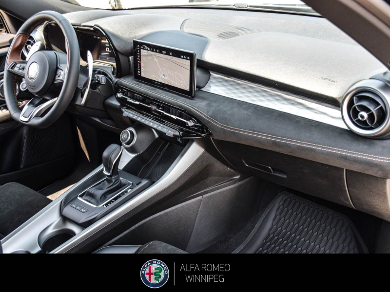 2025 ALFA ROMEO Tonale EAWD (PHEV) Intensa  at Alfa Romeo of Winnipeg Winnipeg Manitoba (Image 22/25)