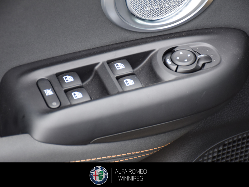 2025 ALFA ROMEO Tonale EAWD (PHEV) Veloce at Alfa Romeo of Winnipeg Winnipeg Manitoba (Image 14/23)