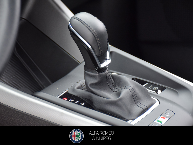 2025 ALFA ROMEO Tonale EAWD (PHEV) Veloce at Alfa Romeo of Winnipeg Winnipeg Manitoba (Image 17/23)