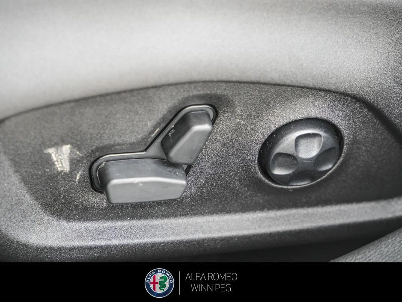 2025 ALFA ROMEO Tonale EAWD (PHEV) Tributo  at Alfa Romeo of Winnipeg Winnipeg Manitoba (Image 19/32)