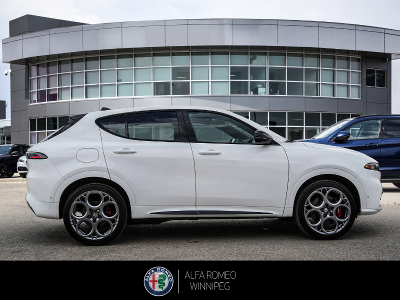 2025 ALFA ROMEO Tonale EAWD (PHEV) Tributo  at Alfa Romeo of Winnipeg Winnipeg Manitoba (Image 7/32)