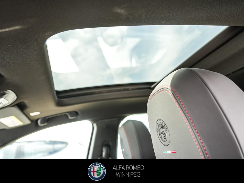 2025 ALFA ROMEO Tonale EAWD (PHEV) Tributo  at Alfa Romeo of Winnipeg Winnipeg Manitoba (Image 19/32)
