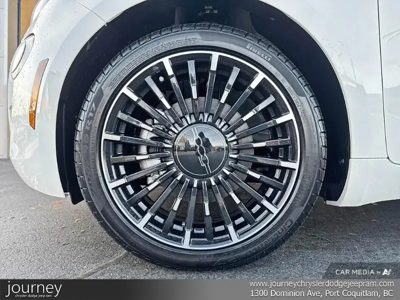 2024 FIAT 500e angle 7