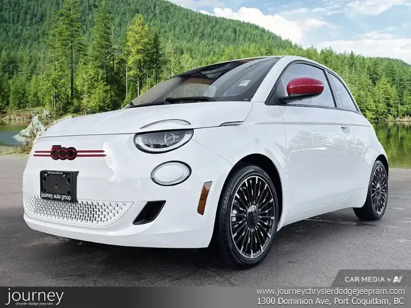 2024 FIAT 500e — photo 1 of 10