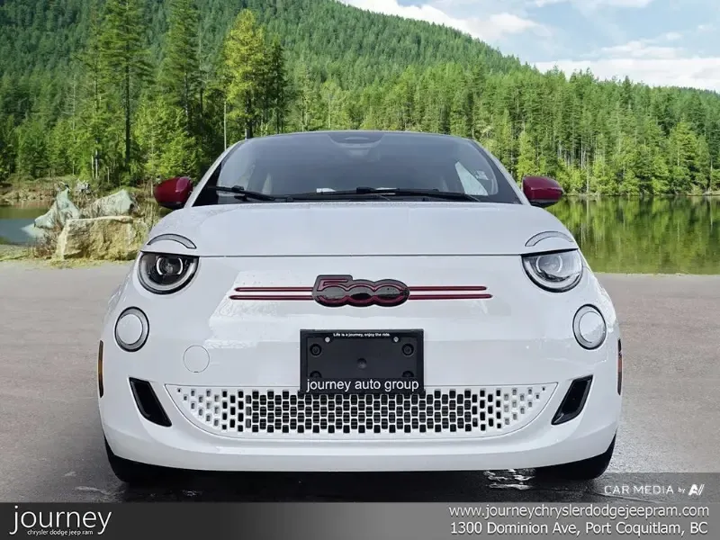 2024 FIAT 500e angle 2