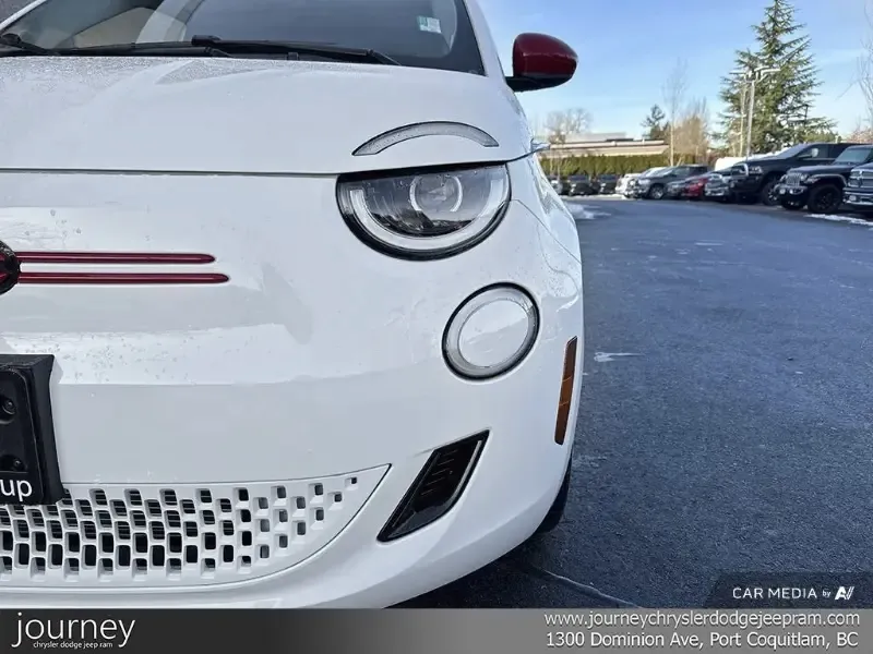 2024 FIAT 500e angle 8